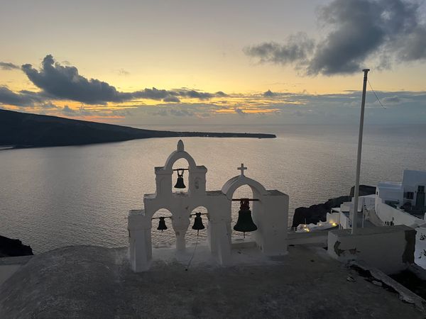 ギリシャ「サントリーニ初のロストバゲージ」の写真：サンセット祭りって感じです！