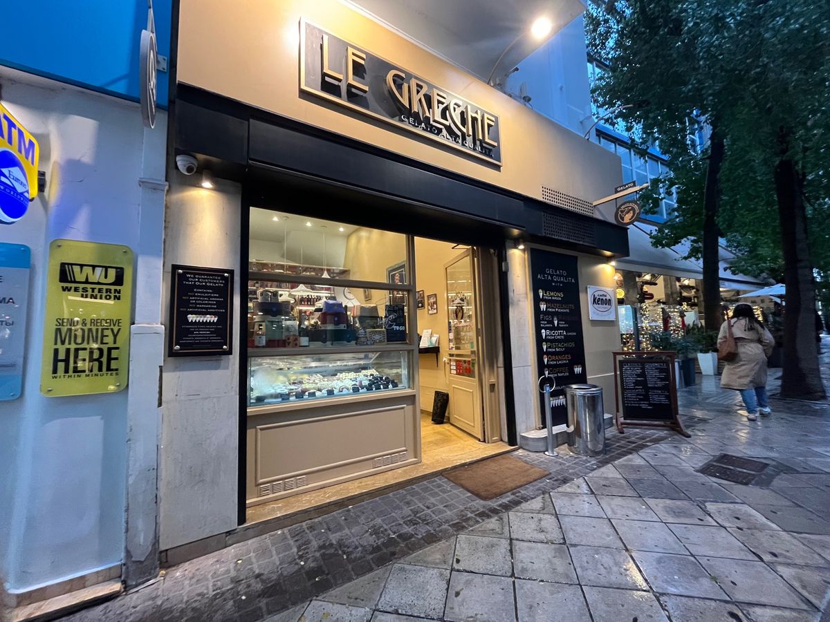 ホテルの近くにジェラード屋さんがあったんで、ピスタチオとリコッタを頼みました♪