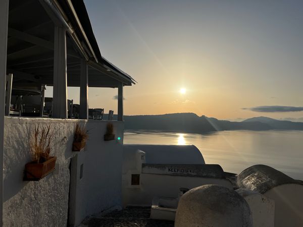 ギリシャ「サントリーニ初のロストバゲージ」の写真：朝食美味しいです。時期的には暑くもなく寒...