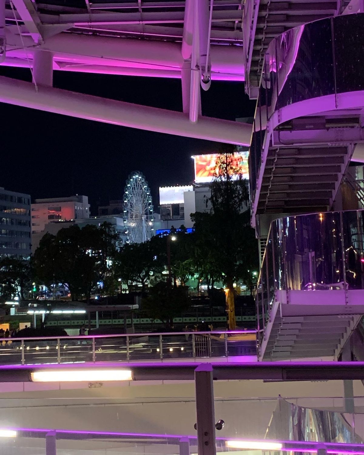 何年か前になりますが、名古屋市栄のオアシス21を見に行きました😊