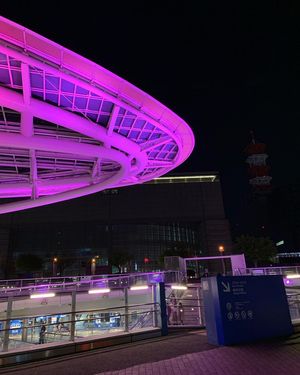 何年か前になりますが、名古屋市栄のオアシス21を見に行きました😊