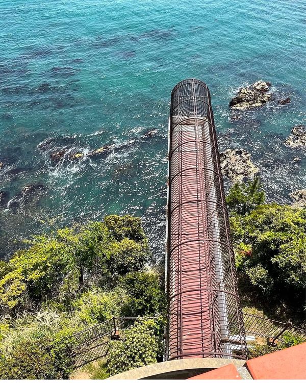 日本・福島県「福島県いわき市小名浜の三崎公園にある三崎潮見台❣️」の写真：三崎潮見台‼️恐る恐る下を見ました😱パート2