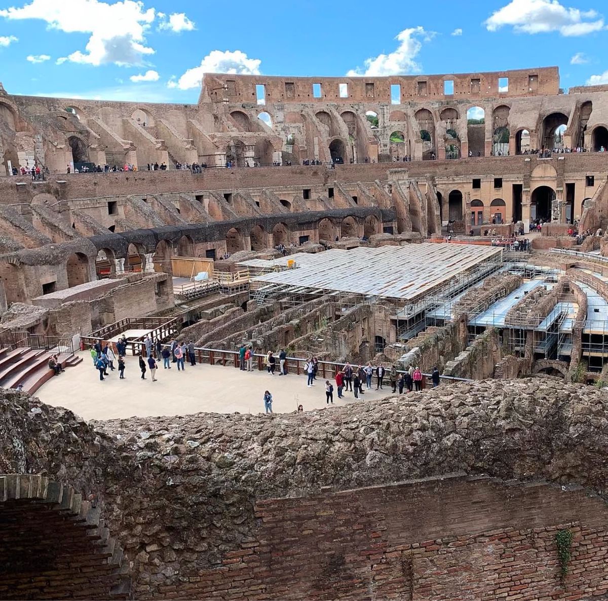 当時、トレビの泉からコロッセオに行く為、地下鉄駅に行きましたが地下鉄が動い...