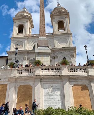 ローマの休日で超有名なスペイン広場です。😊
ローマでスペイン広場⁉️

ス...