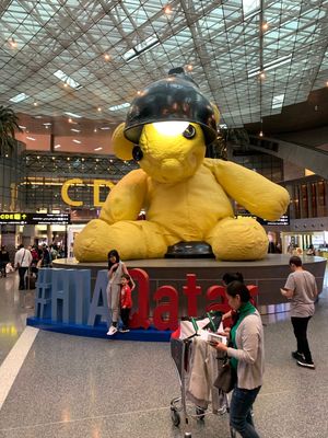 デポジットでカタール、ドーハ・ハマド空港✈️に寄りました😊

空港ロビーに...