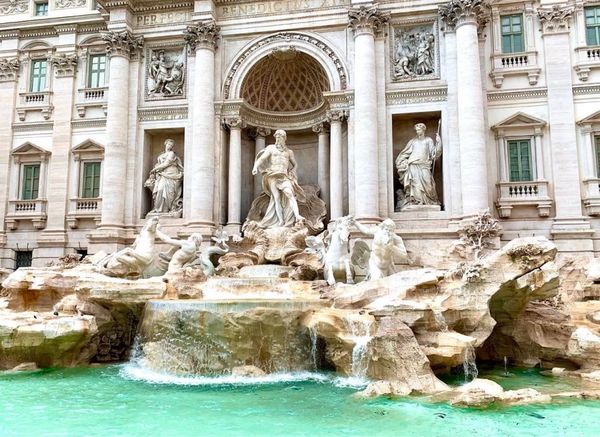 イタリア「満喫イタリア🇮🇹バチカン市国の旅」の写真：
人がすごかったトレビの泉❣️

トレヴ...