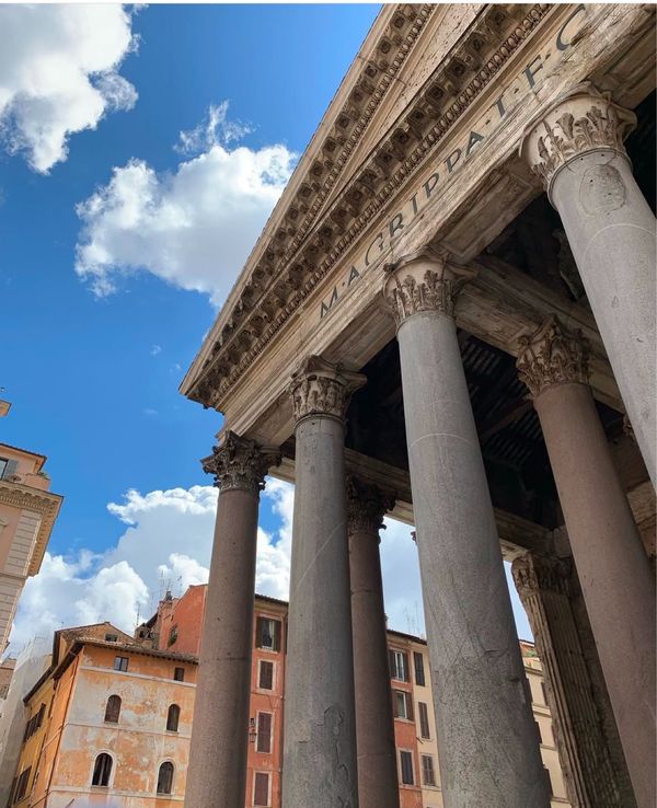 イタリア「満喫イタリア🇮🇹バチカン市国の旅」の写真：パンテオンはトレビの泉とスペイン広場の近...