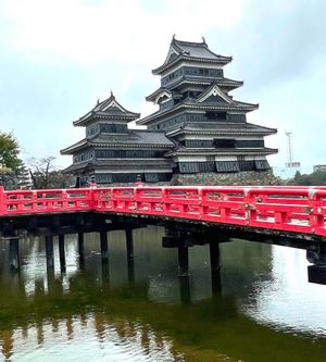 黒と白のコントラストがカッコいい松本城🏯を見て来ました❣️

長野県松本市...