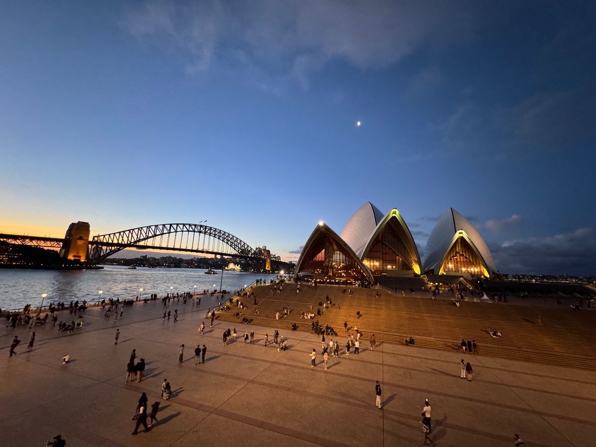 シドニー
●オペラハウスの夜景
●ハーバーブリッジの夜景

今日1日をすべ...