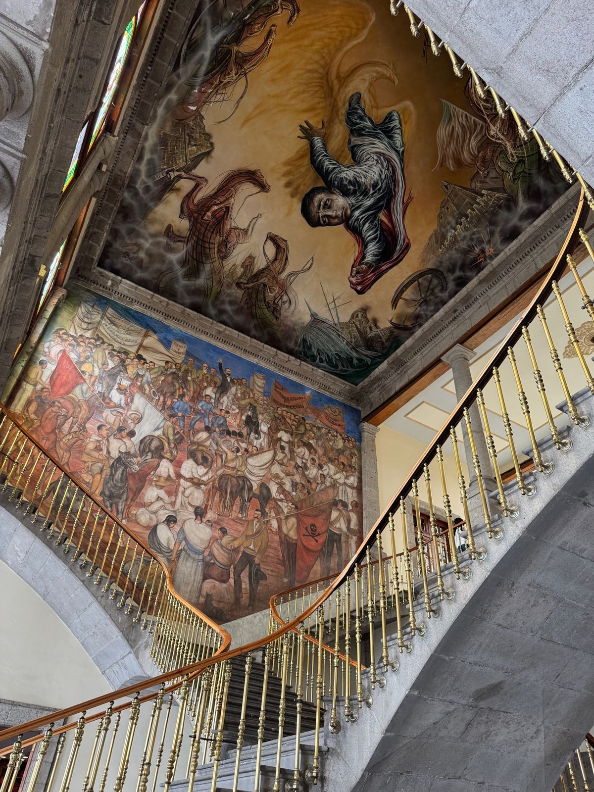 メキシコ行く人は現金多めに持って行ったほうがいい絶対に💰