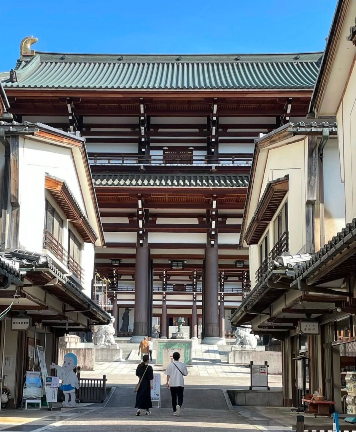 こんなすごい寺院が勝山に❣️パート1
門前町、大門、中門編❣️

福井県勝...