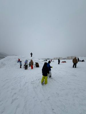 道の駅るもい裏の船場公園でバナナボートや雪遊びのイベントへ。

バナナボー...