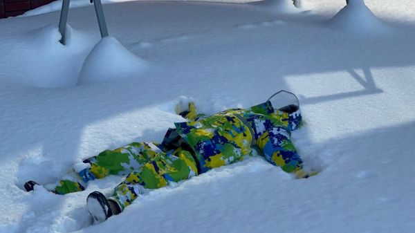 日本・北海道「冬休み旭川旅行」の写真：スタルヒン球場で12月下旬から子供がチュ...