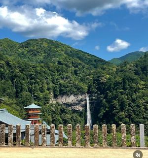 遂に見ました❣️
那智山青岸渡寺の三重の塔と那智の滝のコラボ❣️

和歌山...