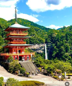 遂に見ました❣️
那智山青岸渡寺の三重の塔と那智の滝のコラボ❣️

和歌山...