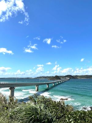 橋の両側がエメラルドグリーンの海❣️
遂に見ました角島大橋❣️

エメラル...