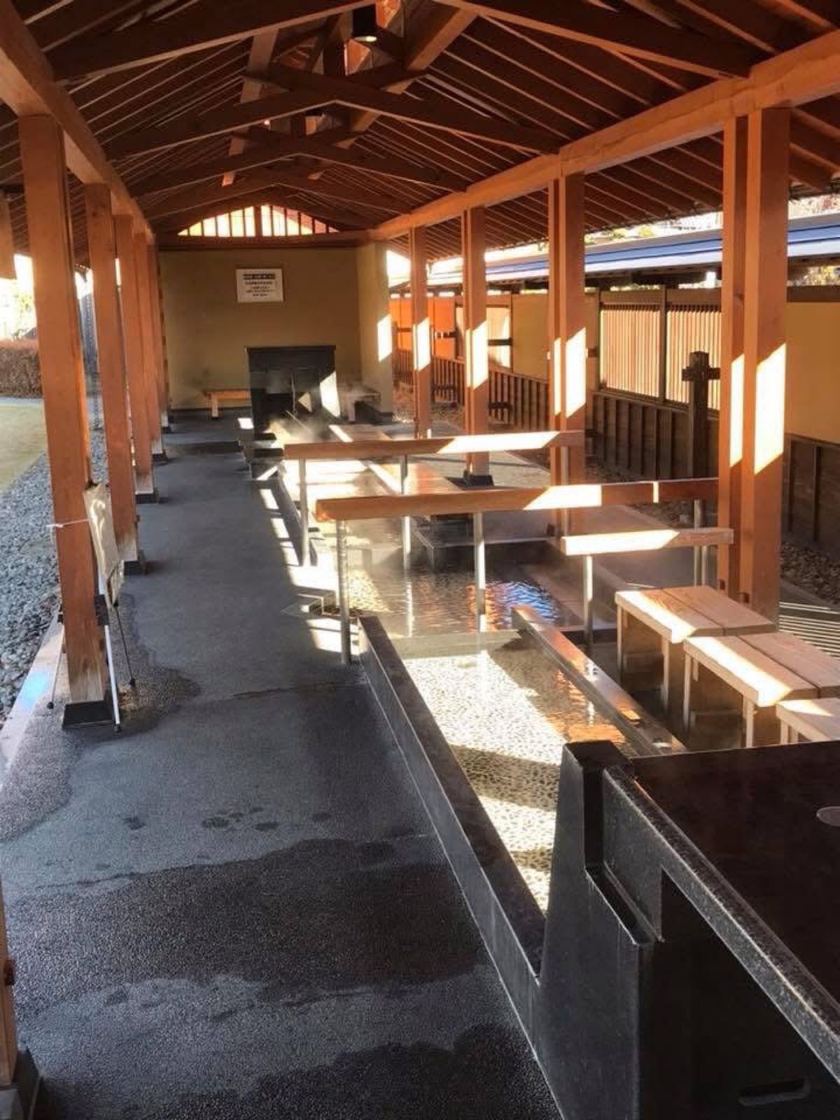 ホテル近くの旧堀切邸