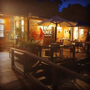 日本で最初のフレンチトースト専門店 LONCAFE
お店から江の島の夜景も...