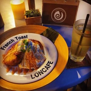 日本で最初のフレンチトースト専門店 LONCAFE
お店から江の島の夜景も...