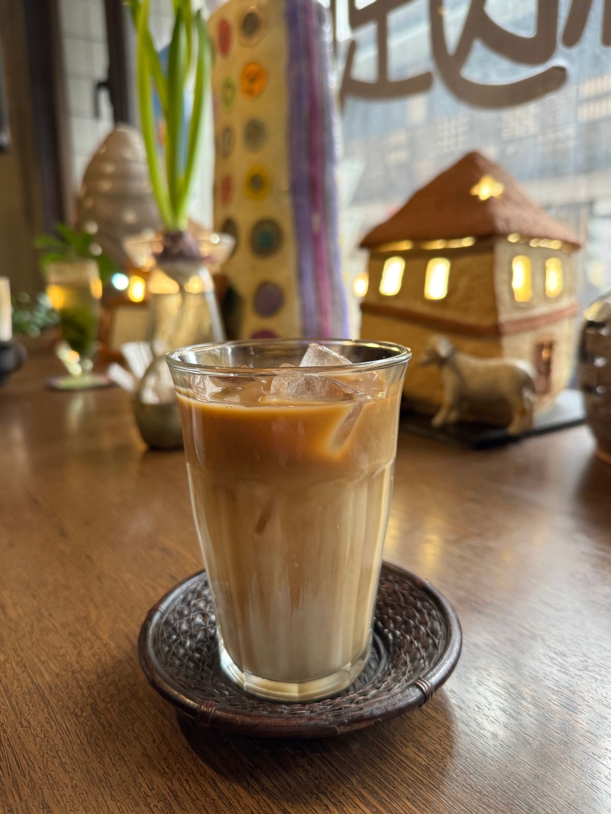 鹿児島市
●喫茶店「紙風船」のカフェラテ
●西郷隆盛像
●路面電車
●大久...