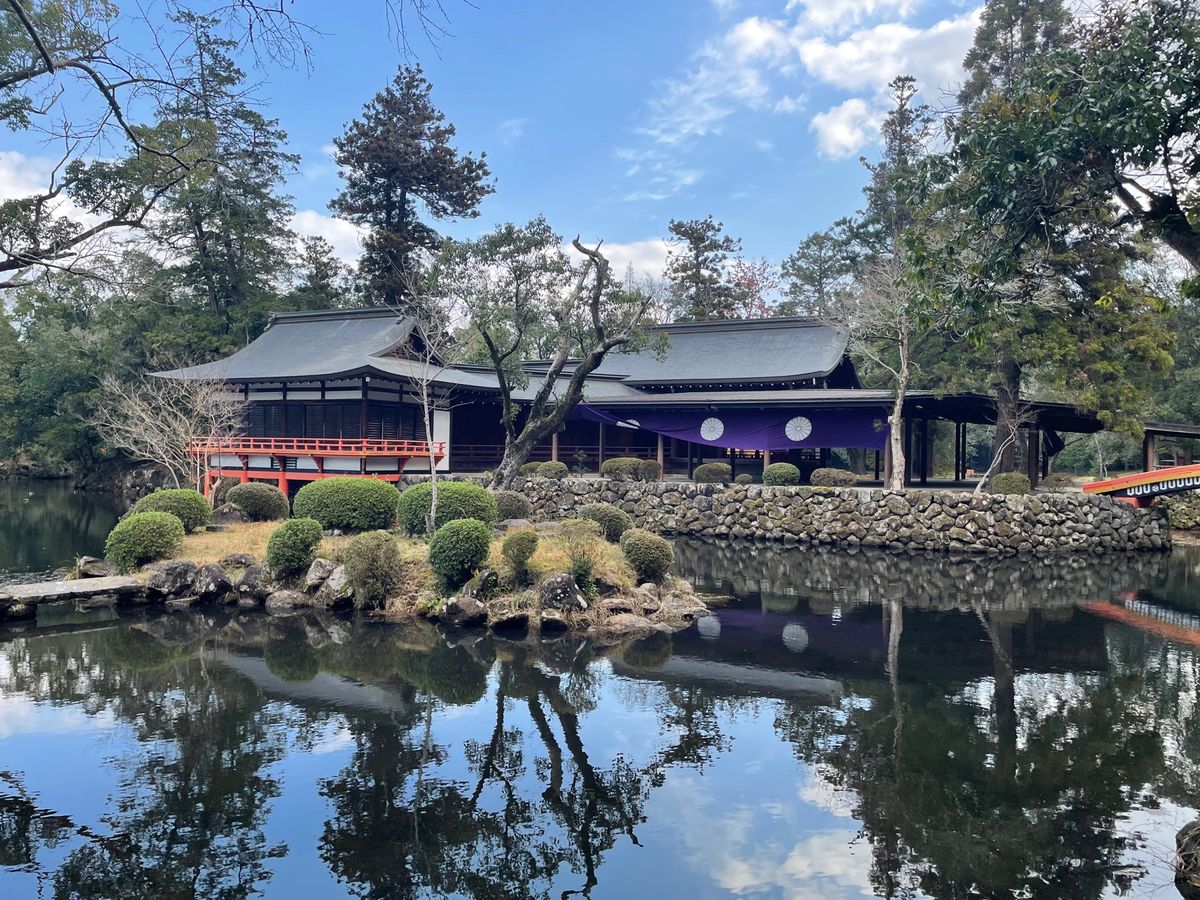 旅行最終日は湯布院温泉から車で１時間ほど。宇佐神宮を参拝。全国にある八幡宮...