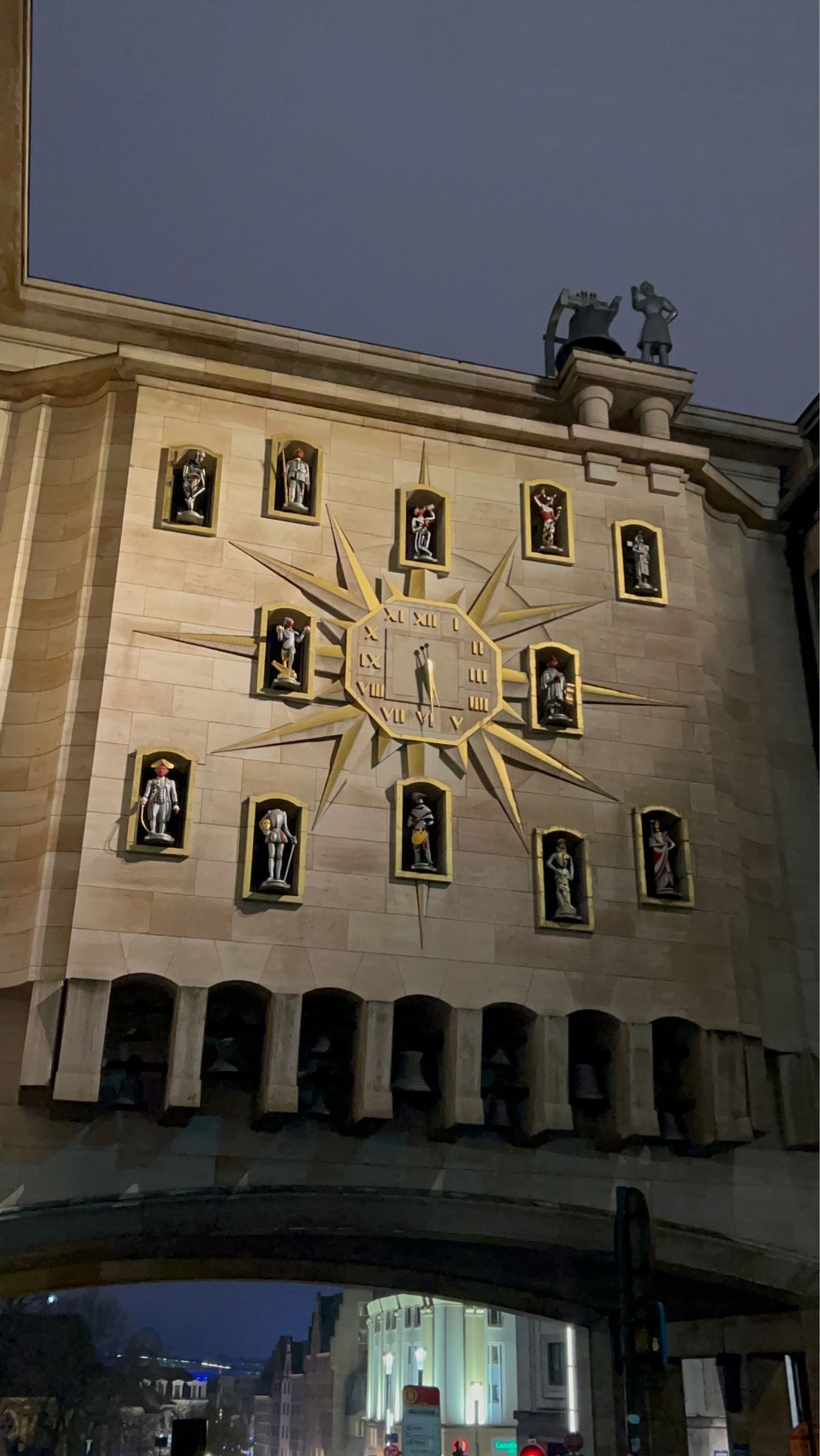 Day1
ツアーの中で見回ったところ
ベルギーはアートの町でもあり美術館が...