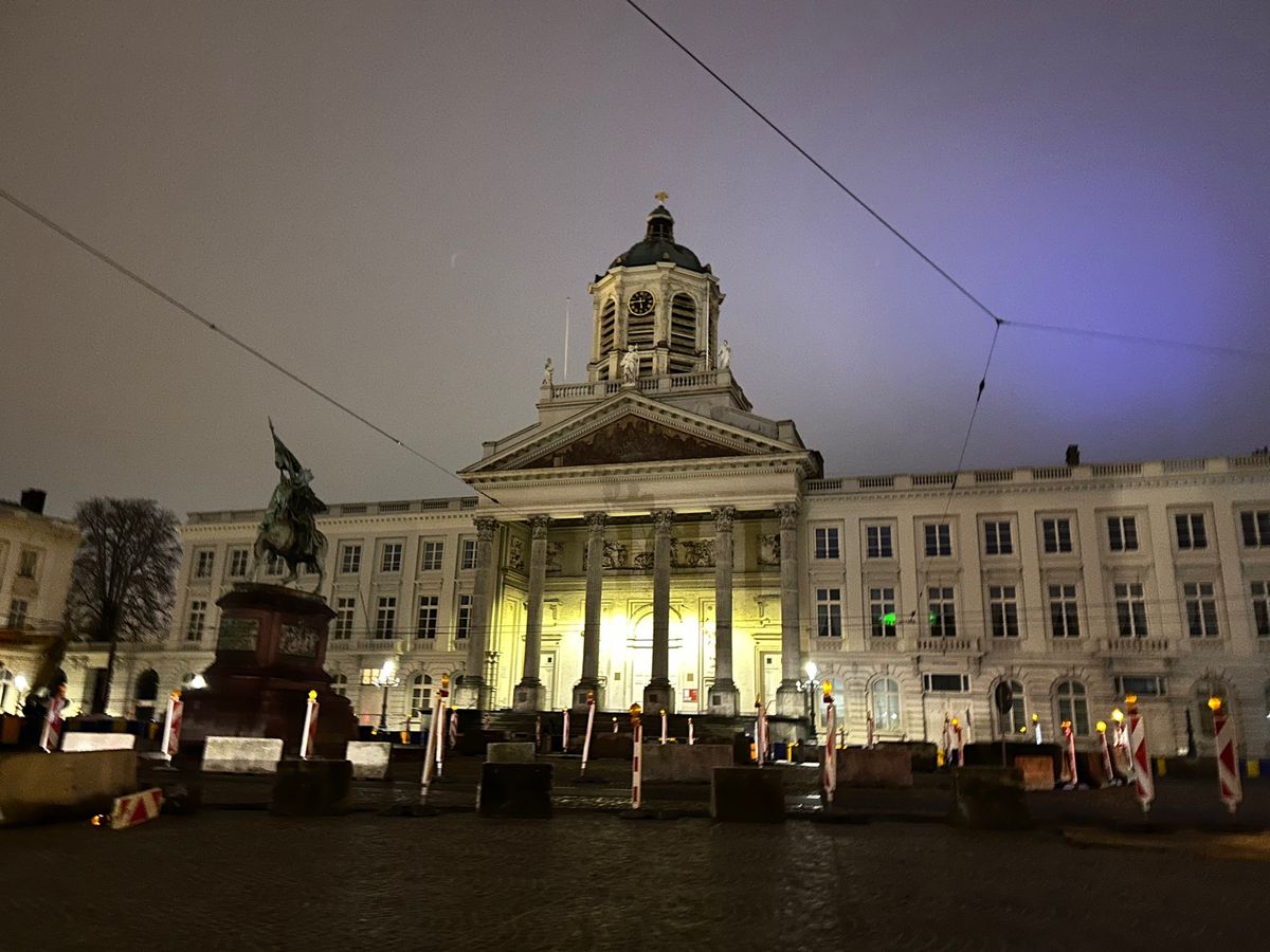 Day1
ツアーの中で見回ったところ
ベルギーはアートの町でもあり美術館が...