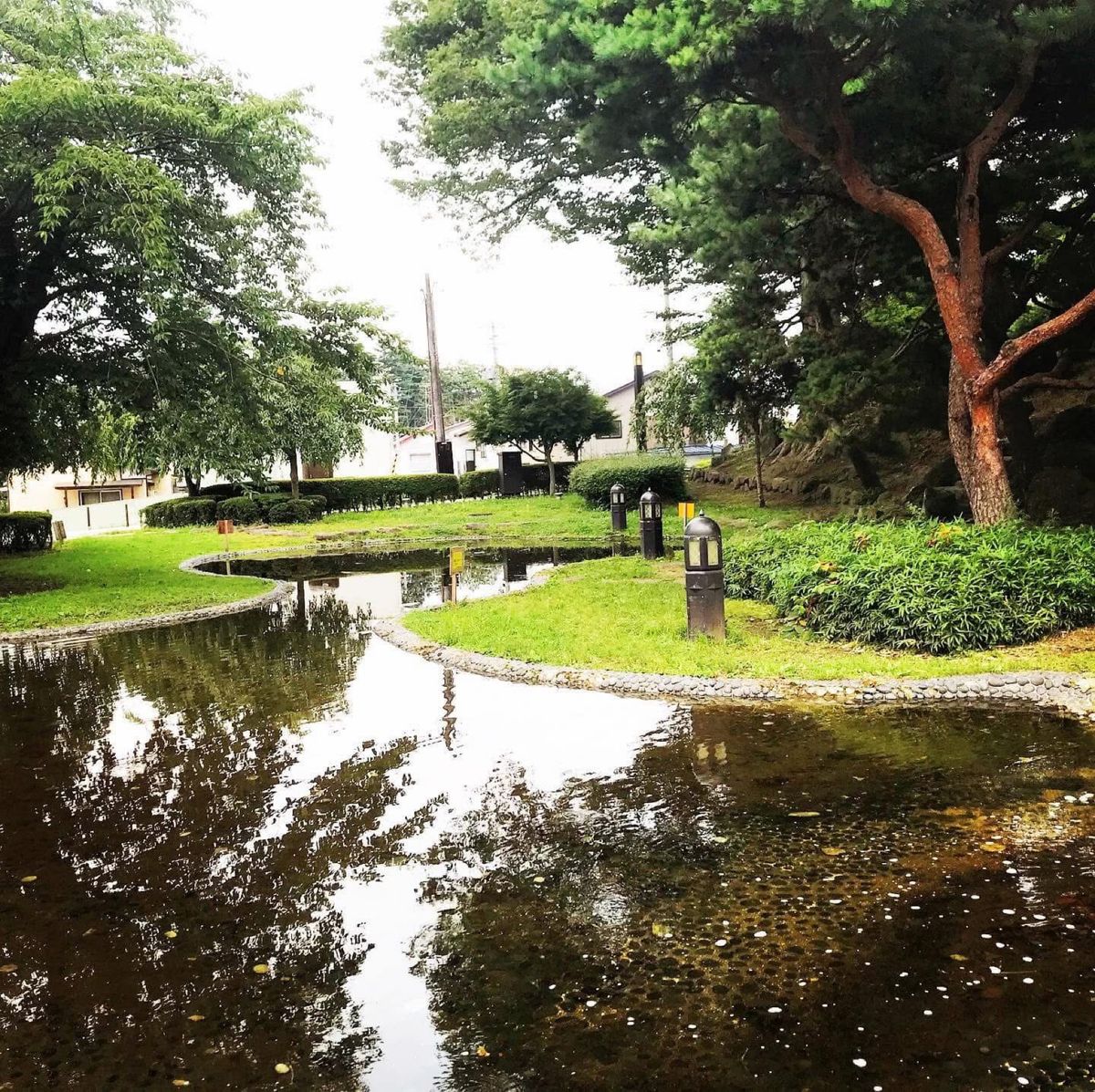 三八城公園
池や滝があり、公園から八戸市内が見えてのどかな公園でした