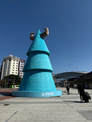 旅行全体がとても楽しく、素敵なものがたくさんありました。女性の販売員はいつ...