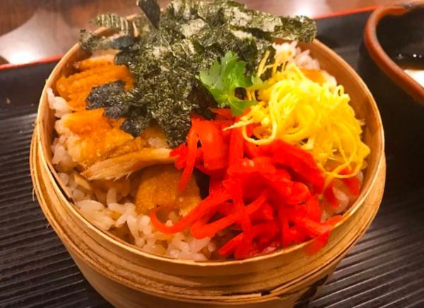 日本・広島県「ドラマロケ地巡礼から日本三景まで満喫広島県の旅」の写真：【撮影場所】広島県 広島市 かき傳
特製...