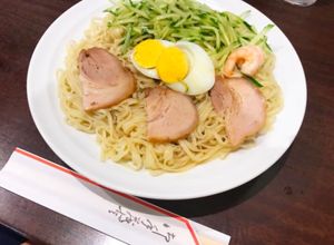 【撮影場所】広島県 呉市 珍来軒
呉冷麺 （大） 950円（税込）

【住...