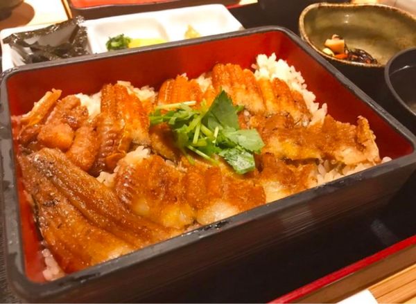 日本・広島県「ドラマロケ地巡礼から日本三景まで満喫広島県の旅」の写真：【撮影場所】広島県 広島市 月あかり
穴...