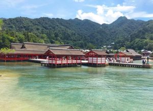 【撮影場所】広島県 廿日市市 厳島神社
【住所】広島県廿日市市宮島町１－１...