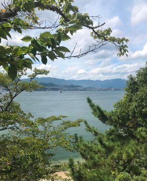 【撮影場所】広島県 廿日市市 厳島神社五重塔

【住所】広島県廿日市市宮島...