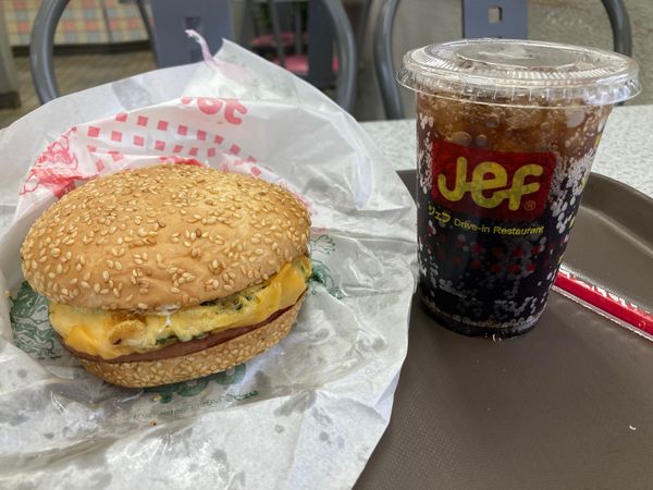 日本・沖縄県「202412沖縄旅行」の写真：2日目
朝はJefでヌーヤルバーガー。
...