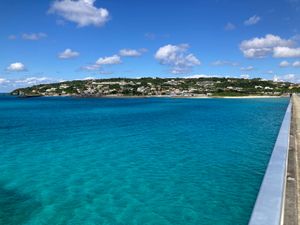 2日目
古宇利島、勝連城、海中道路、島唄。