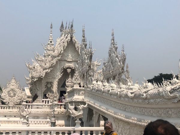 タイ・バンコク「2019 バンコク🇹🇭」の写真：ワット•ロンクン
チェンマイ からのDa...