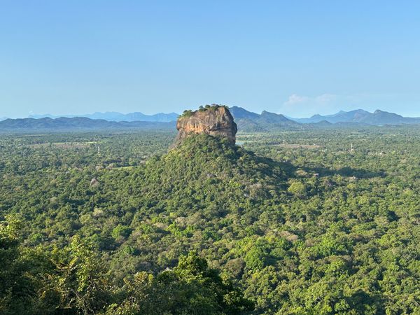 スリランカ・コロンボ「スリランカ旅行」の写真：5/2
ピドゥンガラロックからの世界遺産...