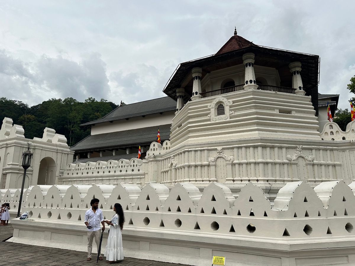 5/2
ピドゥンガラロックからの世界遺産シギリヤロック
ダンブッラ石窟寺院...