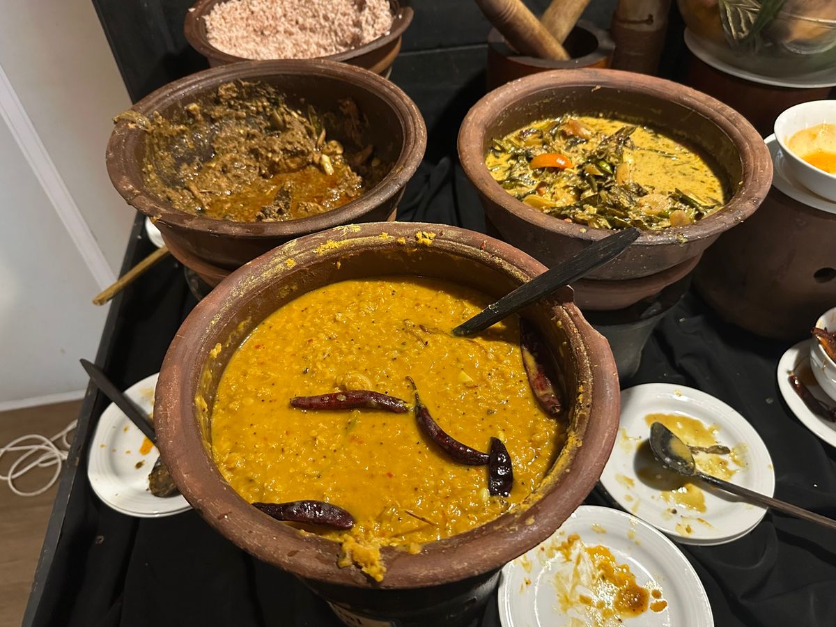 5/2
ローカル屋台でインディアッパとドーサ
ホテル朝食、ビュッフェ昼食
...