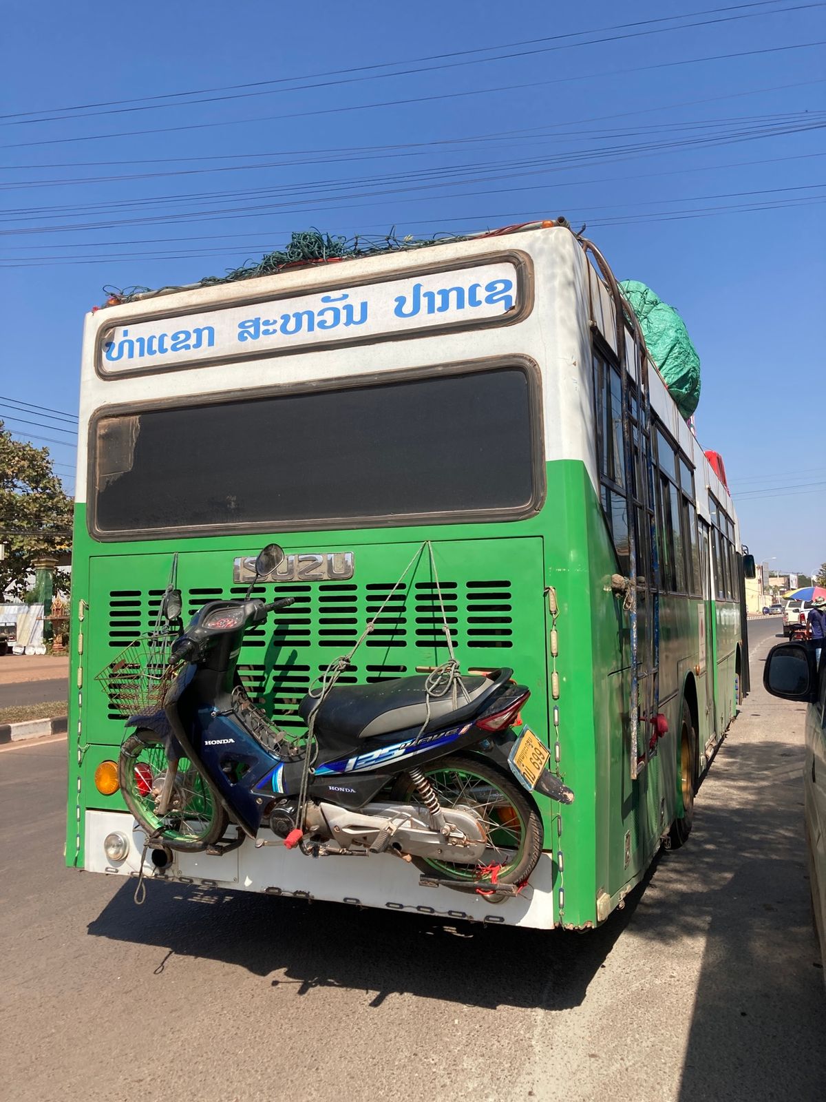 ビエンチャン南バスターミナルに到着後、今度は北へ60キロ程のバンケーンに向...