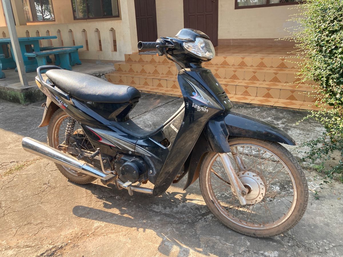 バンケーン
地図を見るとナムグムダムに近く、行ってみたくなりました。
しか...