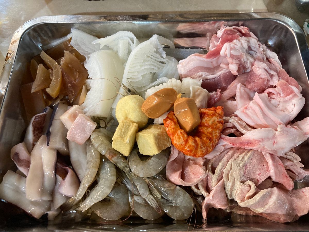 バンケーン
ナムグム川沿いではないけど、シンダート屋さん。シンダートは1つ...