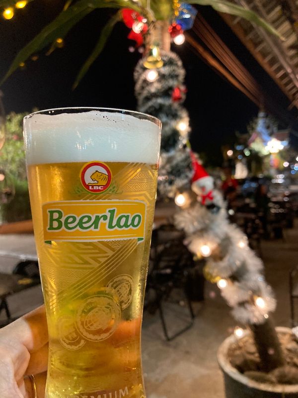 ラオス人民民主共和国・ルアンパバーン「ラオス」の写真：前回インティラホテルにあった生ビアラオが...