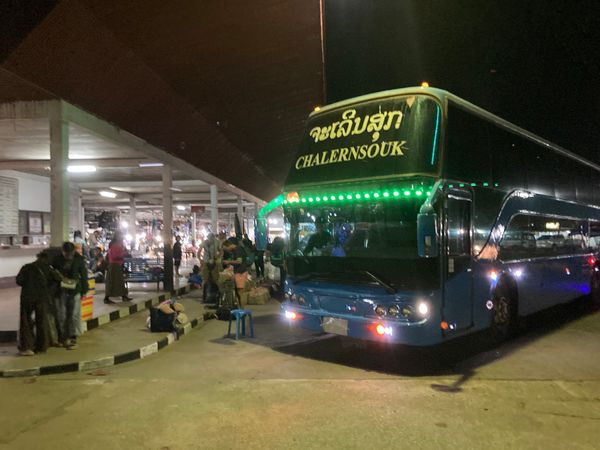 ラオス人民民主共和国・ルアンパバーン「ラオス」の写真：5時間半ほどで7年ぶりのターケーク到着。...