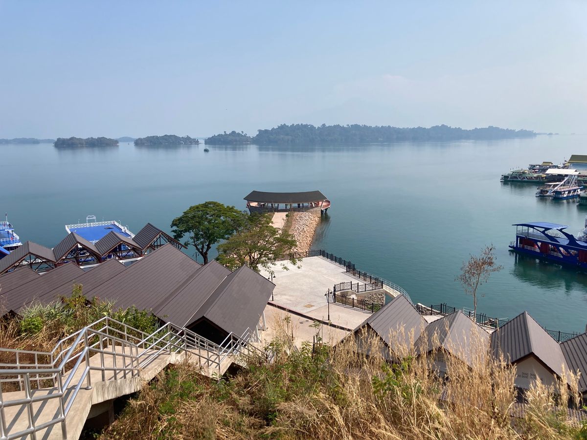 いわゆるベトナム戦争(第二次インドシナ戦争)関係の本を読んでいると日本人が...