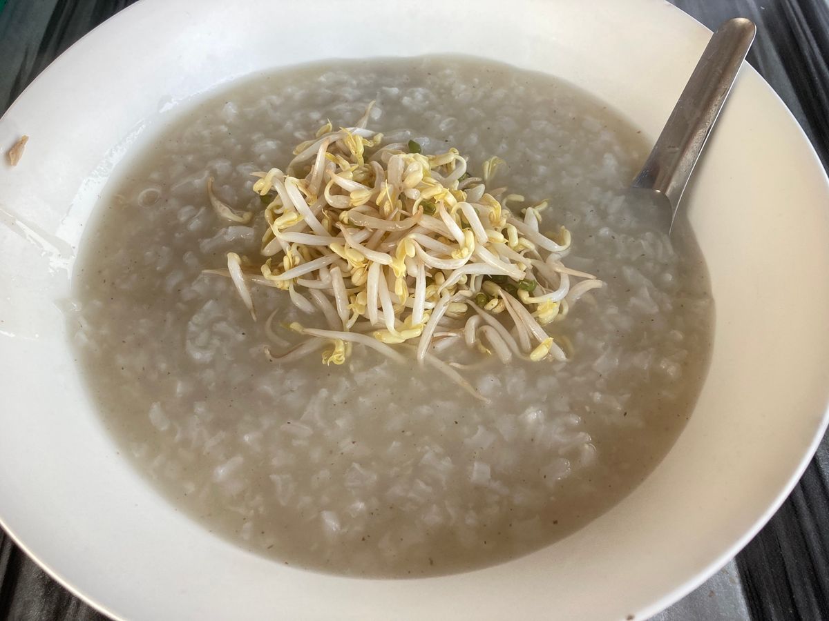 バンケーン
やはり美味し過ぎるここのカオピヤックさん。この日はお粥・カオピ...