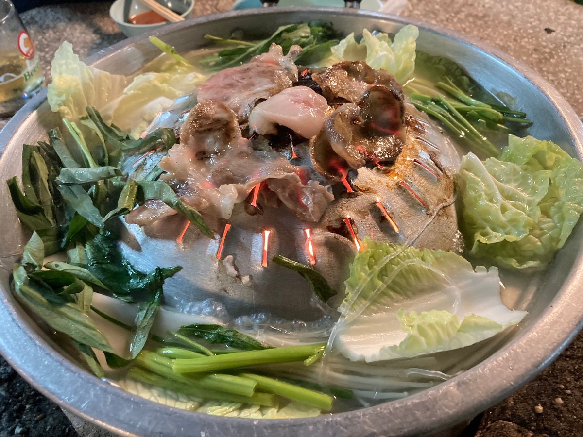 ビエンチャン市内を散歩、前回やっているのかどうかよく分からなくて諦めたシン...