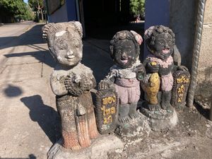 ターケーク
朝のメコン川。対岸はタイ。
前回は茶色だったクマが青に変身。
...