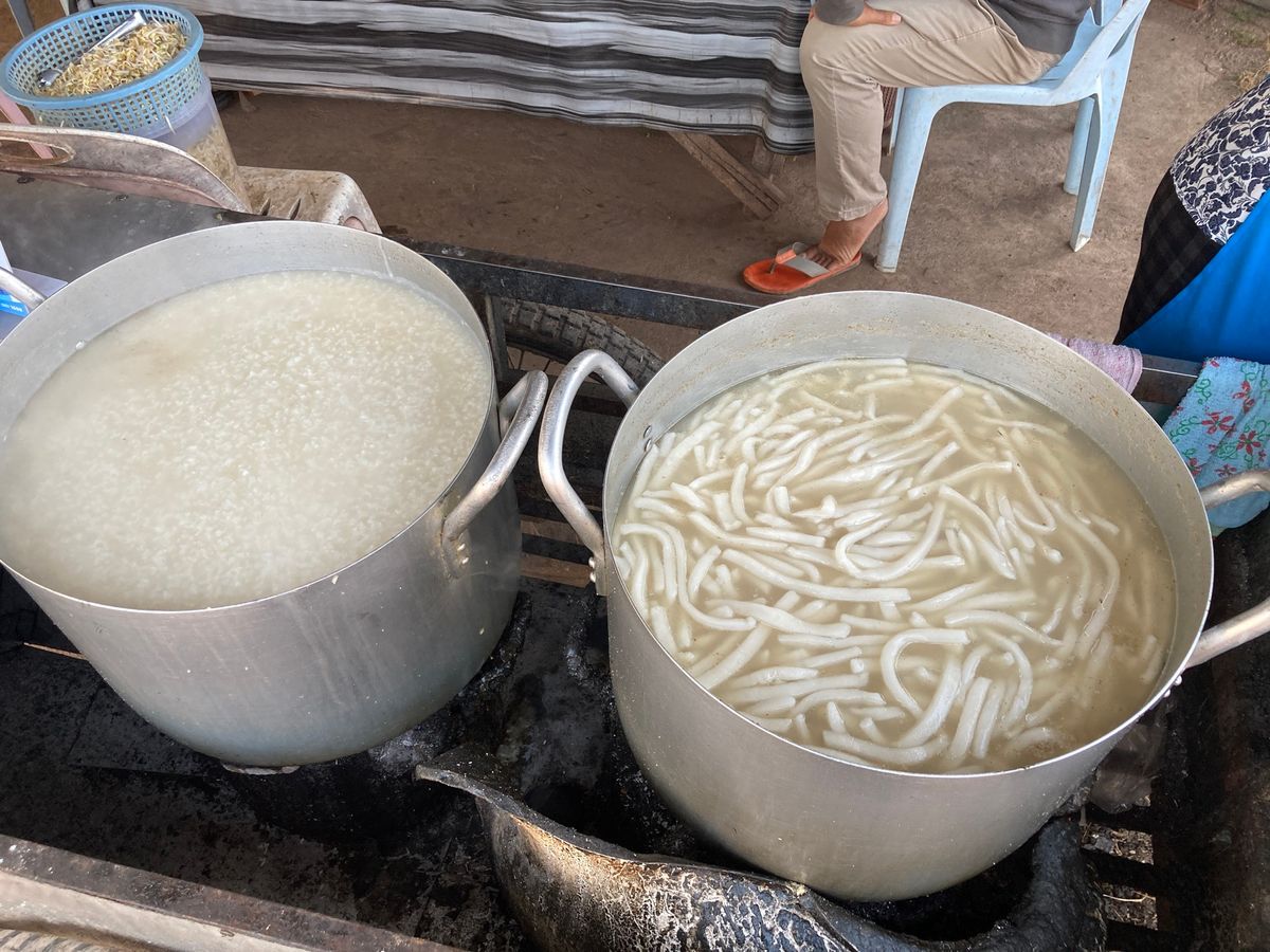 バンケーン
やはり美味し過ぎるここのカオピヤックさん。この日はお粥・カオピ...